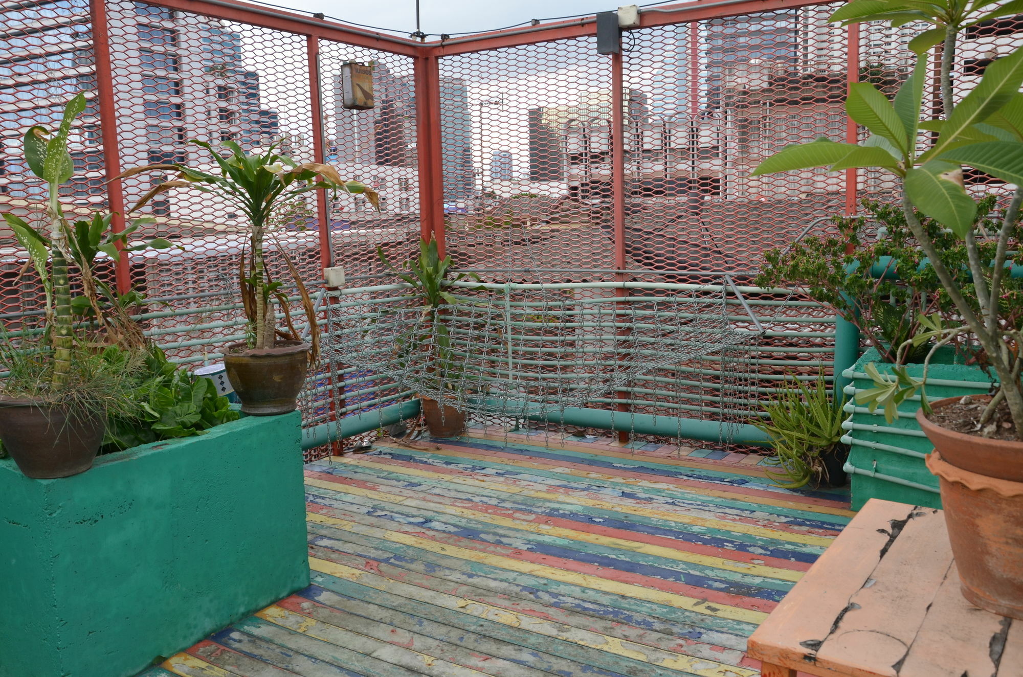 Silom Art Hostel Банкок Екстериор снимка