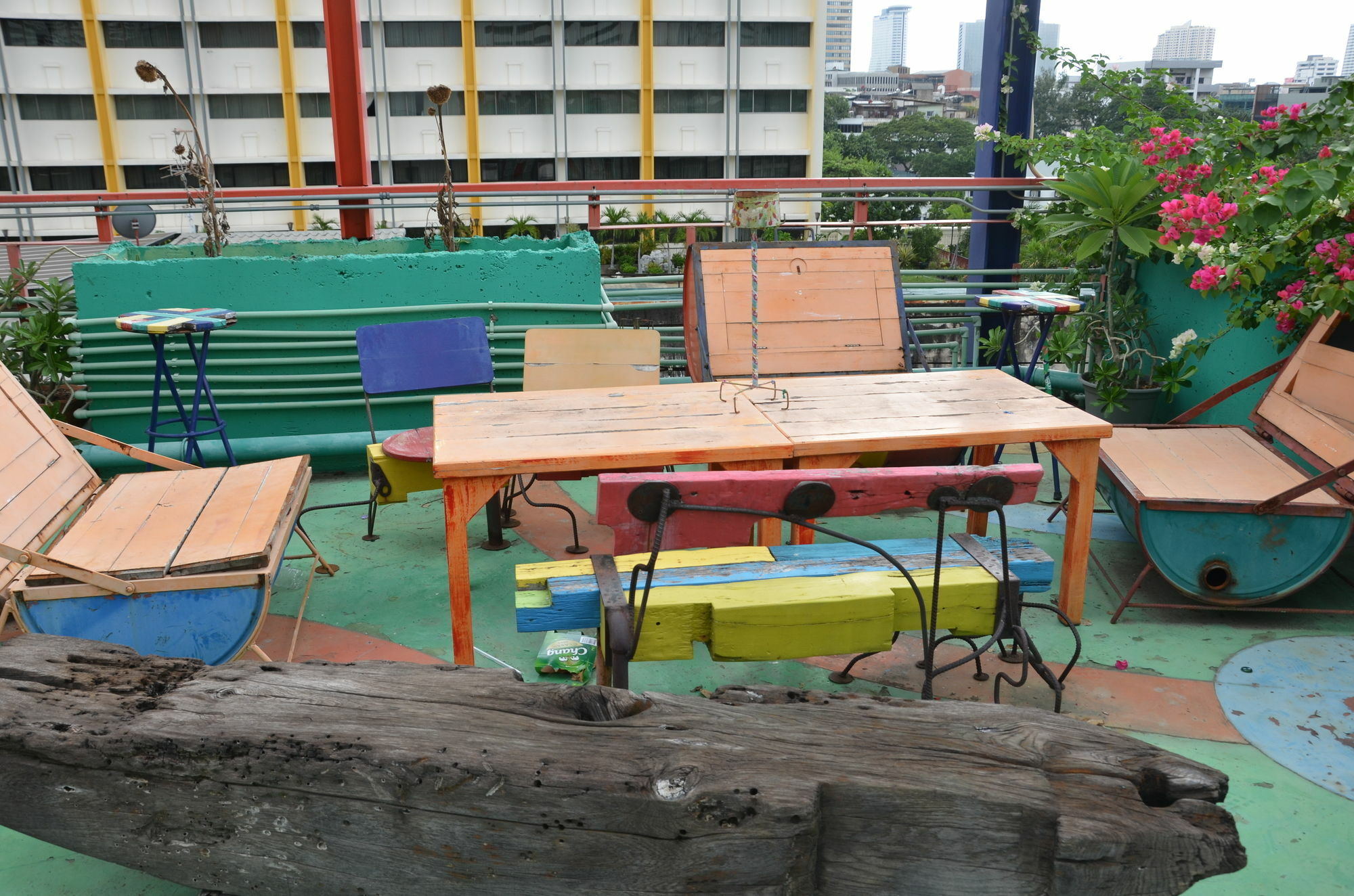 Silom Art Hostel Банкок Екстериор снимка
