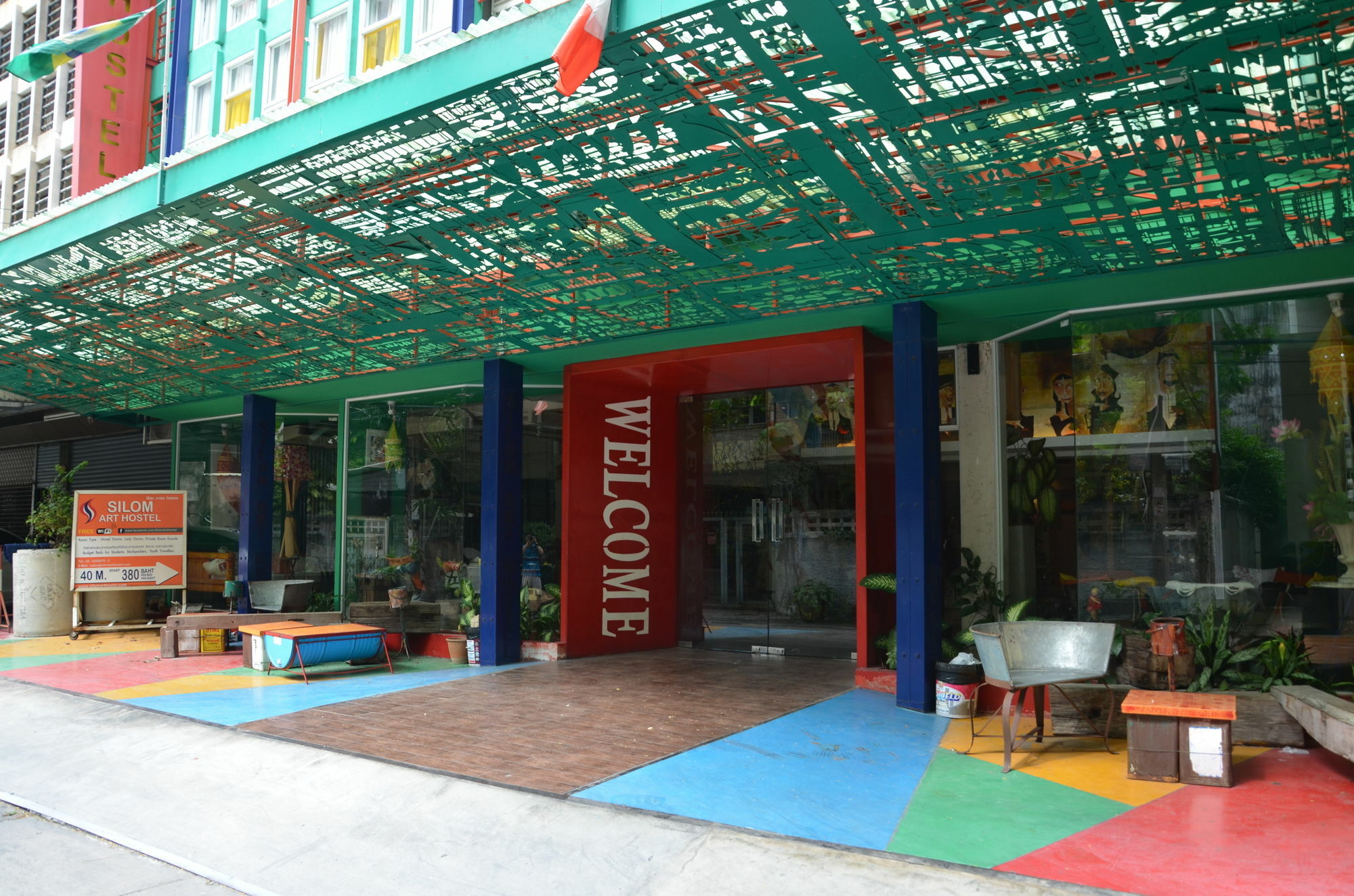 Silom Art Hostel Банкок Екстериор снимка