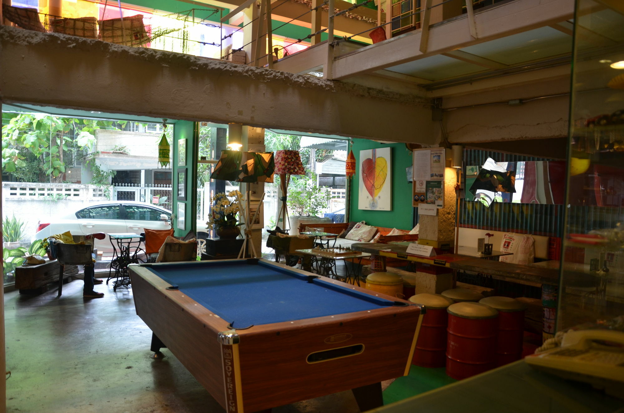 Silom Art Hostel Банкок Екстериор снимка